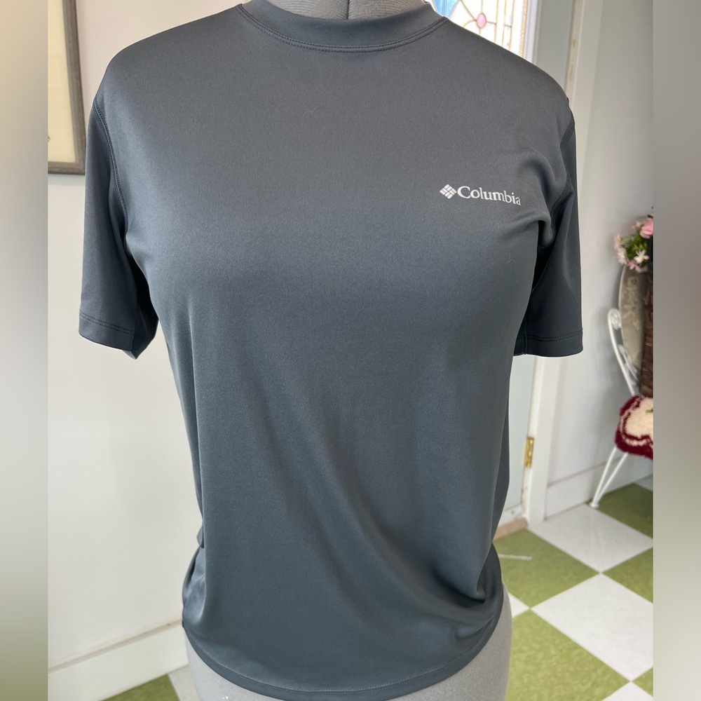 Columbia Men's Gray T-Shirt